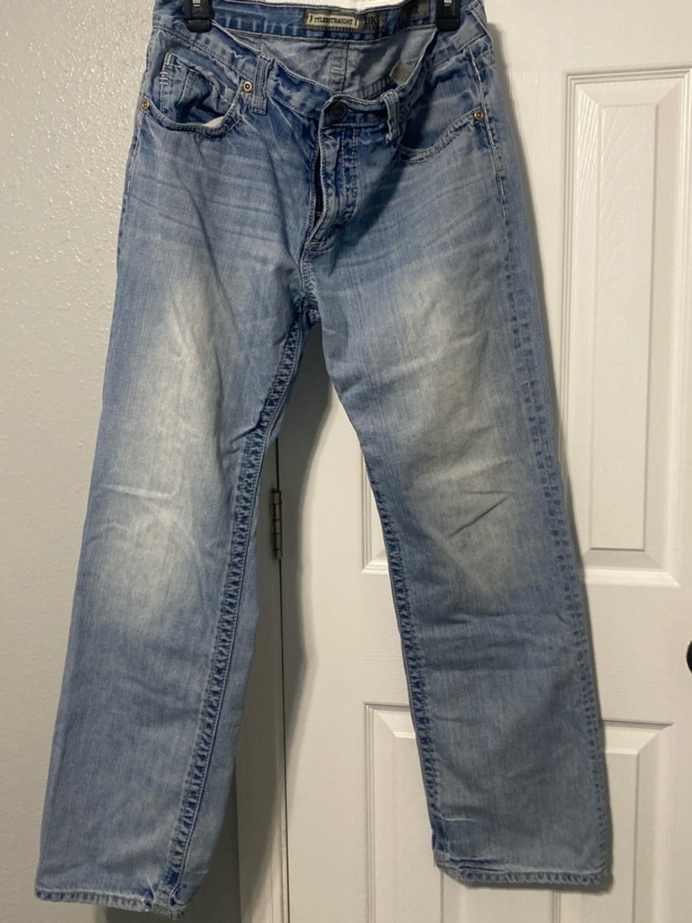 BKE Men's Light Blue Straight Jeans